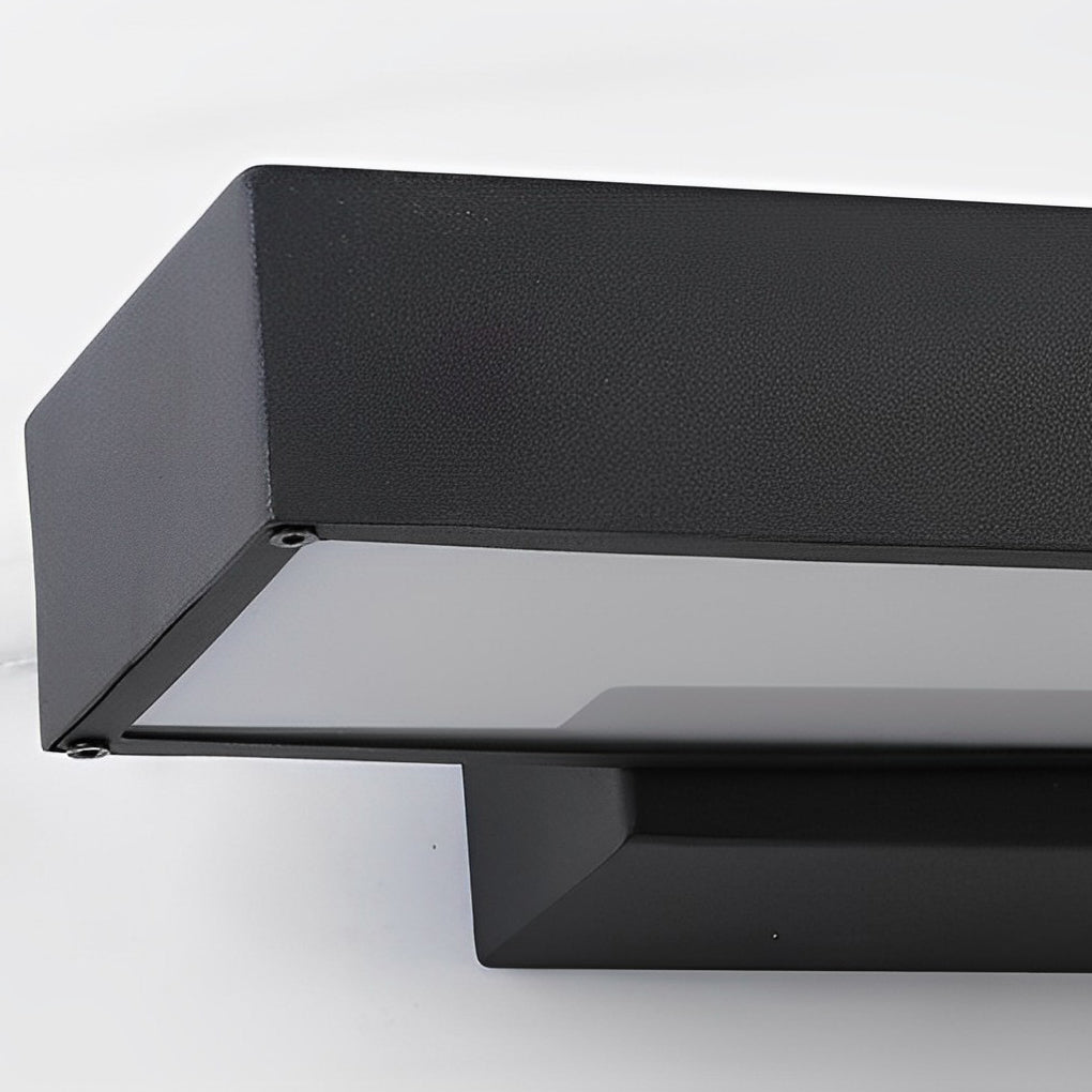 Outdoor Wall Mounted Lamp - Horizontal Linear Bar LED Shade