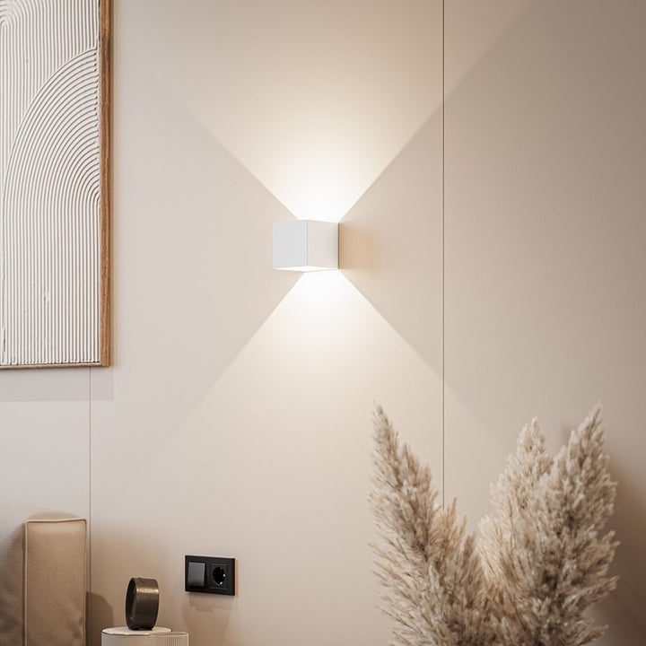 Battery-Powered LED Wall Light with Remote