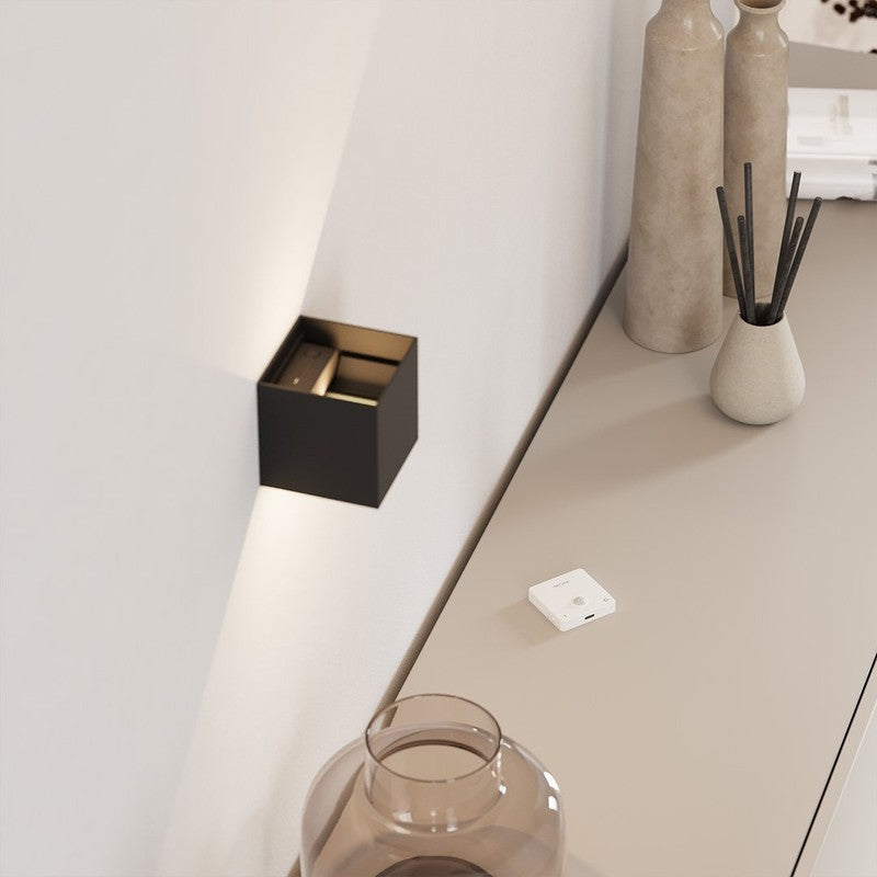 Battery-Powered LED Wall Light with Remote