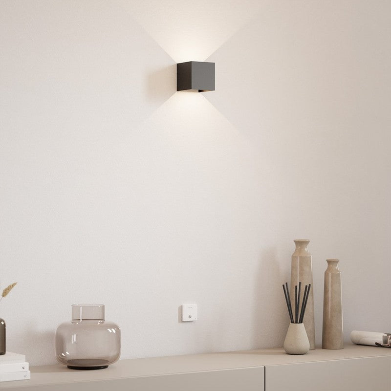 Battery-Powered LED Wall Light with Remote