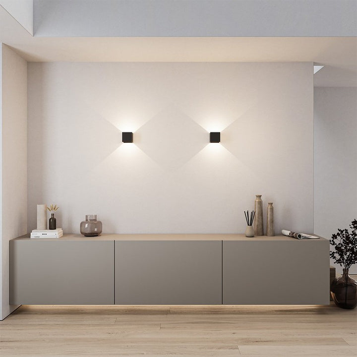 Battery-Powered LED Wall Light with Remote