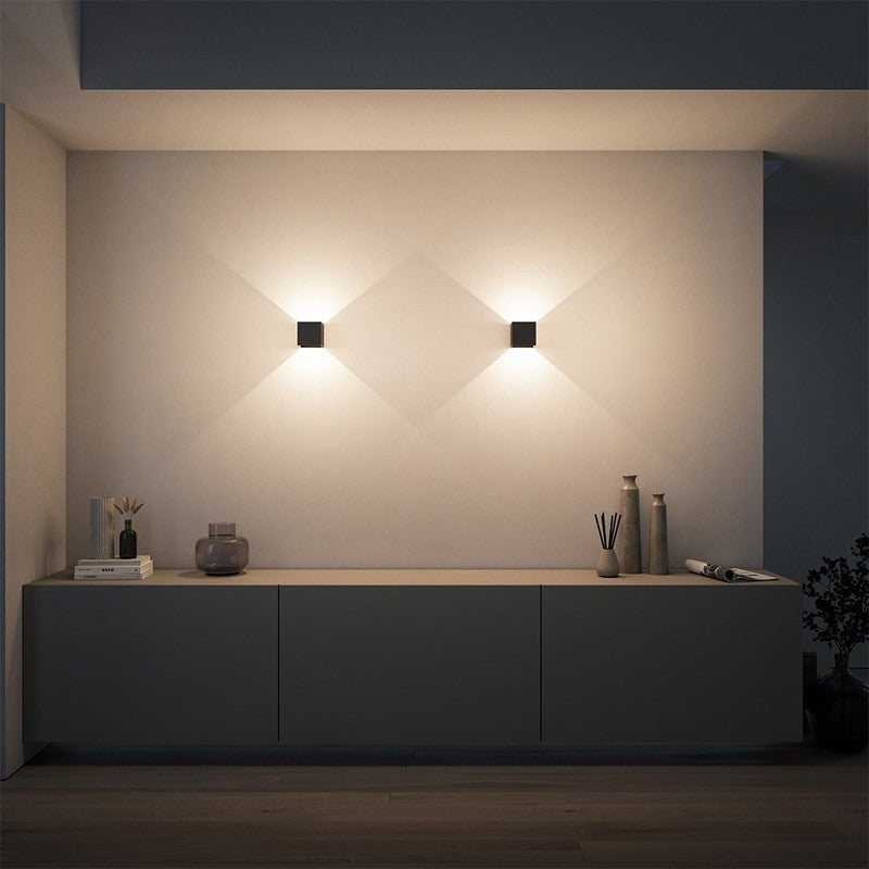 Battery-Powered LED Wall Light with Remote