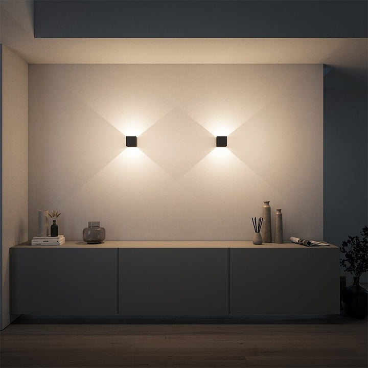 Battery-Powered LED Wall Light with Remote