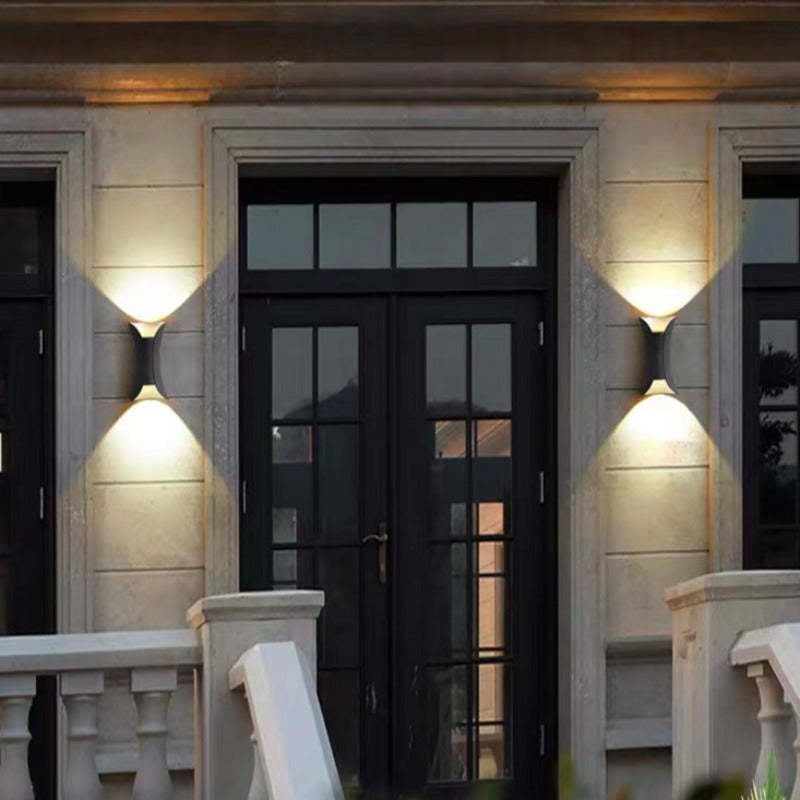 Curved Up Down Outdoor Wall Light in Black