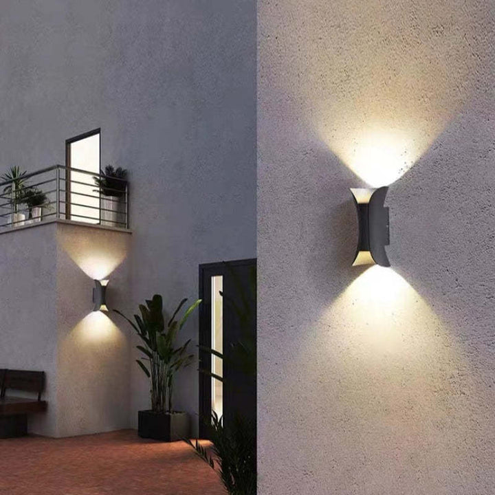 Curved Up Down Outdoor Wall Light in Black