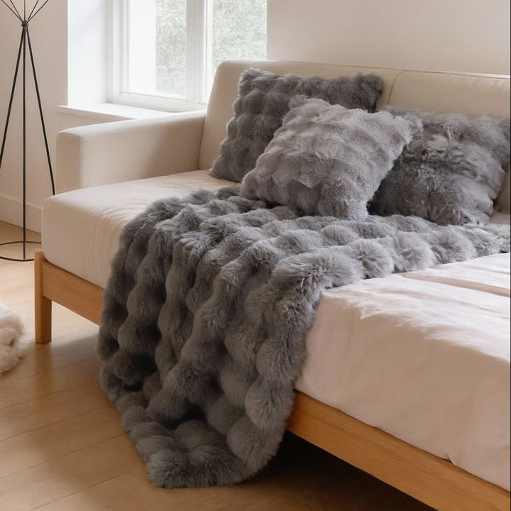 Faux Fur Wave Throw | Super Soft Luxury Fluffy Blanket