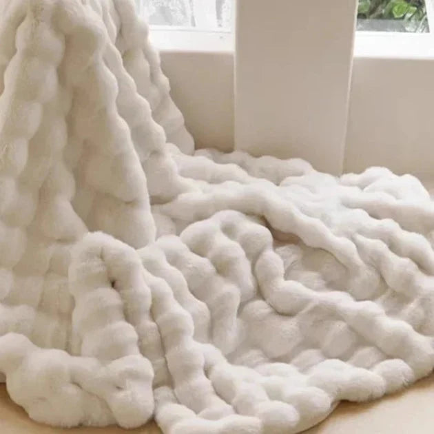 Faux Fur Wave Throw | Super Soft Luxury Fluffy Blanket