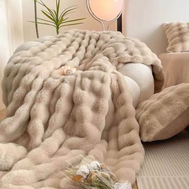 Faux Fur Wave Throw | Super Soft Luxury Fluffy Blanket